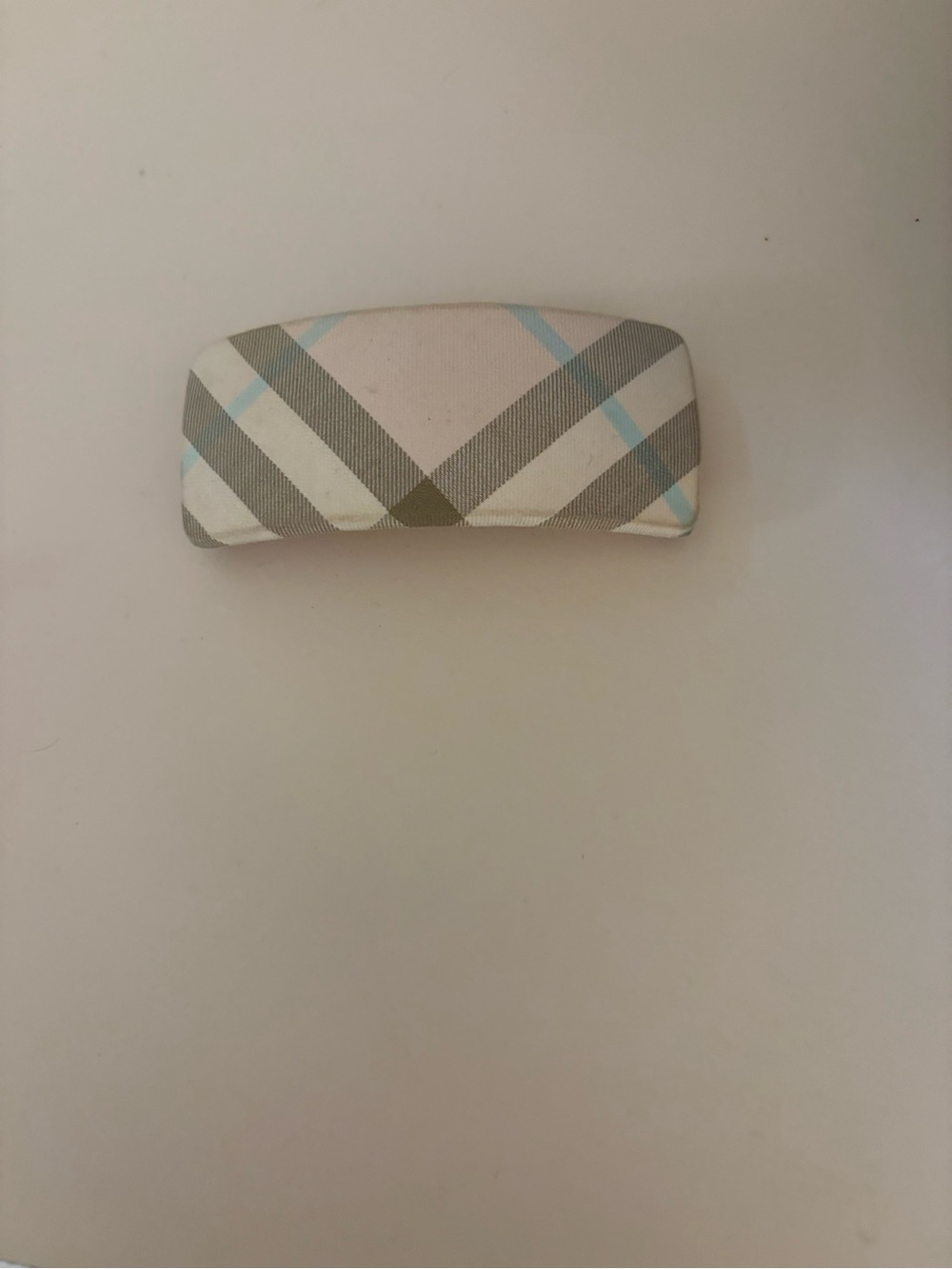 Burberry Plaid hair clip in pink and Gray with lines of blue